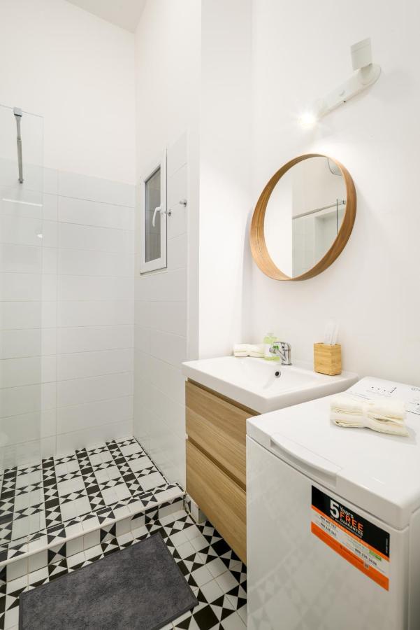 Stylish Yellow Suite In The Heart Of Budapest Exterior photo